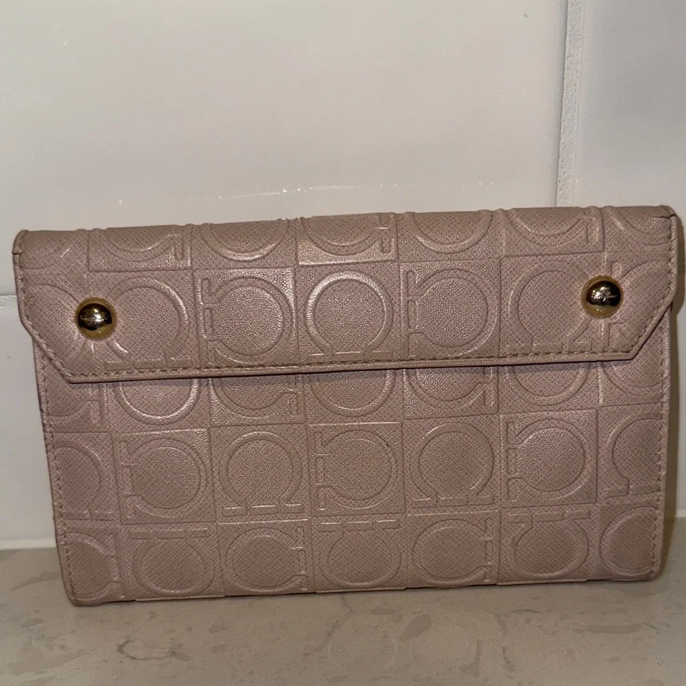 Salvatore Ferragamo Gancini continental  Pink Embossed wallet